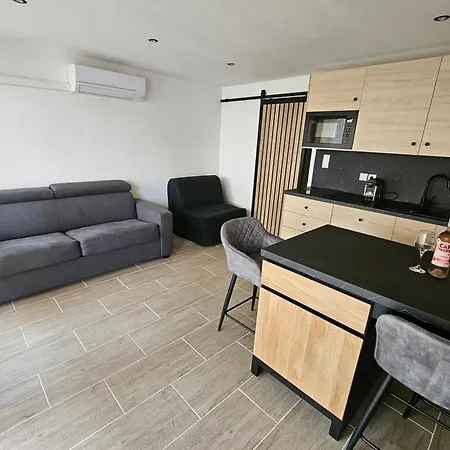 Chic Climatise Avec Vue Et Piscine A 100m Du Mole Apartmán *